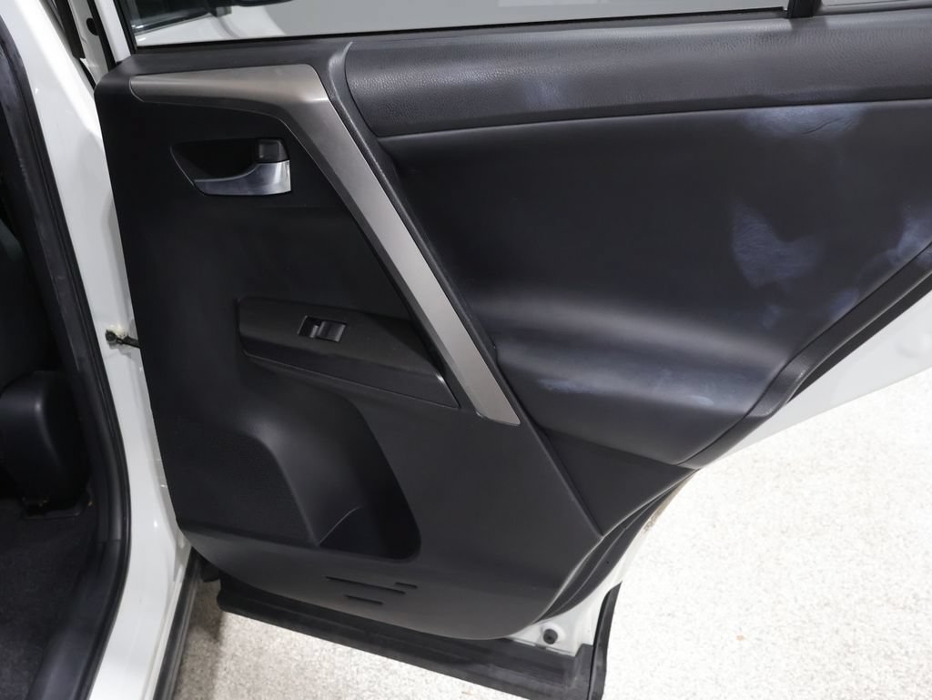 Used 2017 Toyota RAV4 XLE AWD/4WD image 21