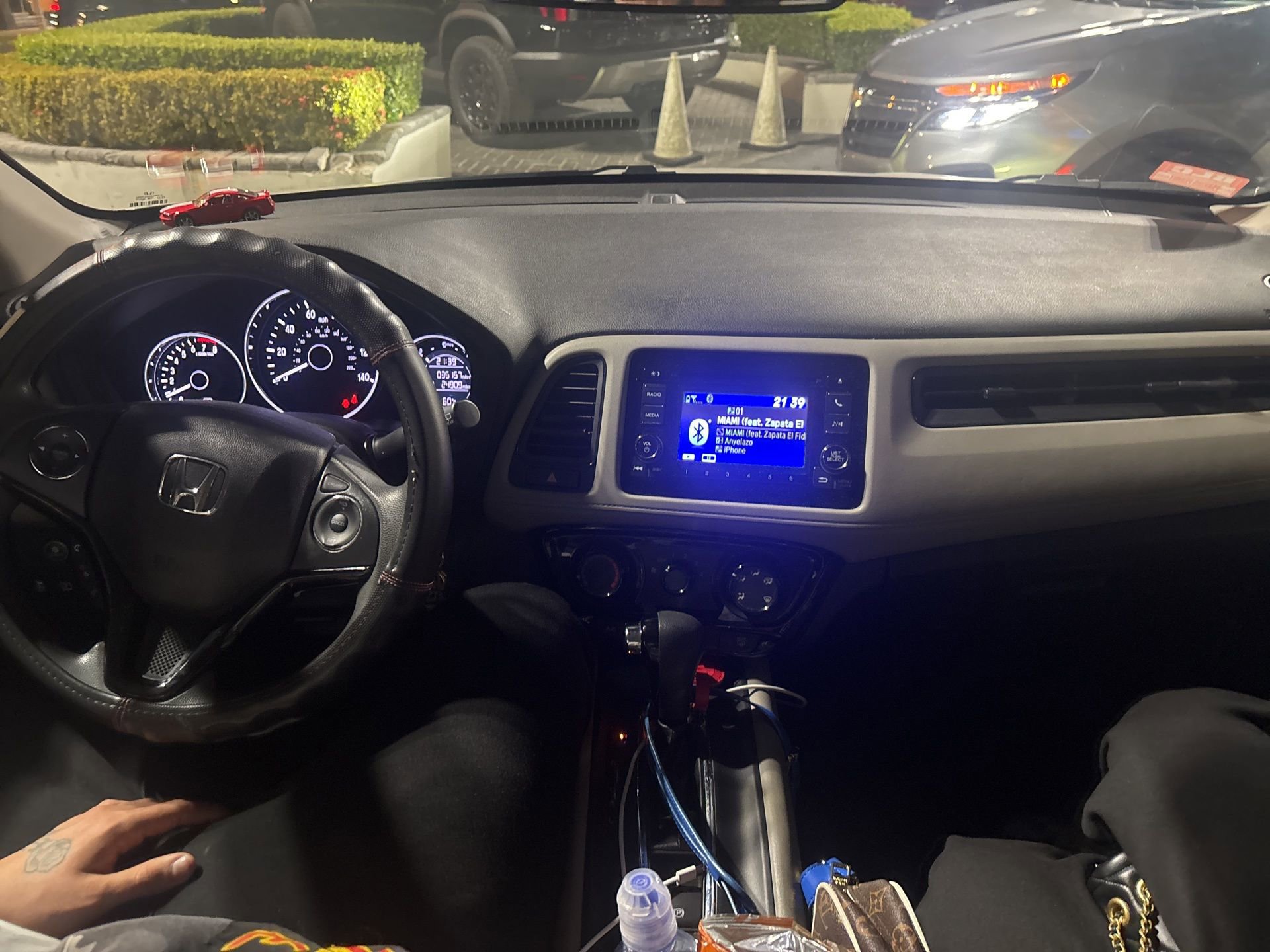 Used 2022 Honda HR-V LX image 9