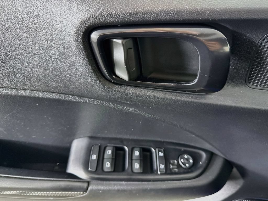 Certified 2022 Hyundai Venue Limited FWD image 23