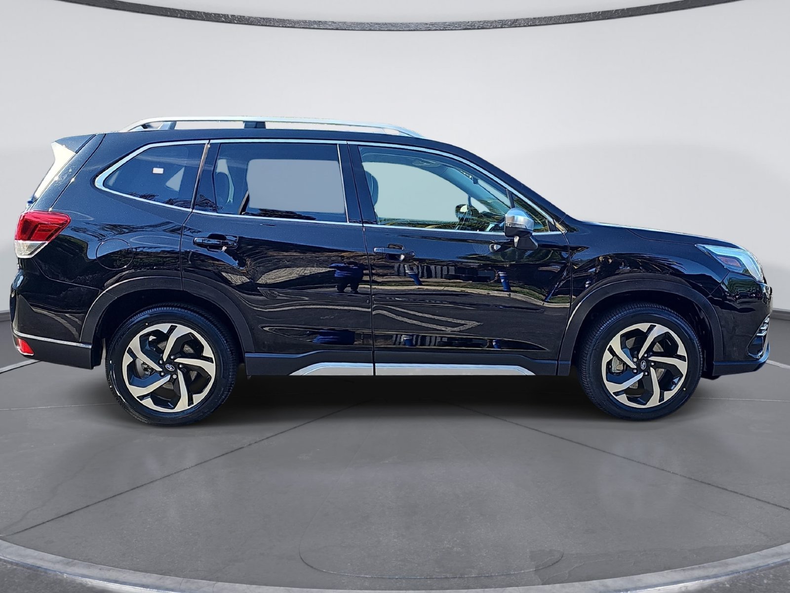 Certified 2023 Subaru Forester Touring AWD/4WD image 2