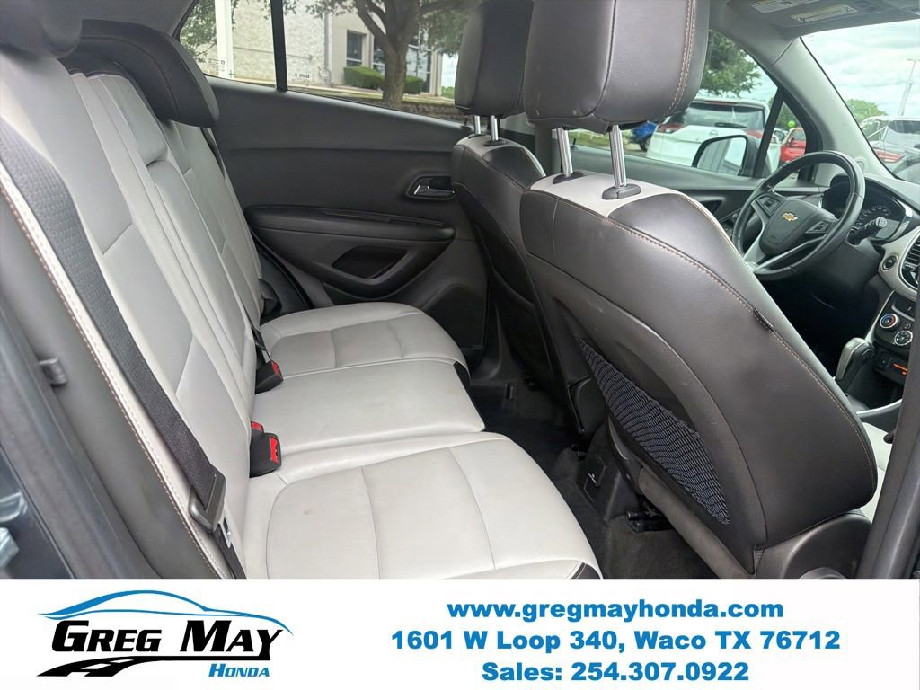 Used 2021 Chevrolet Trax LT w/ Premium Seat Package FWD image 27