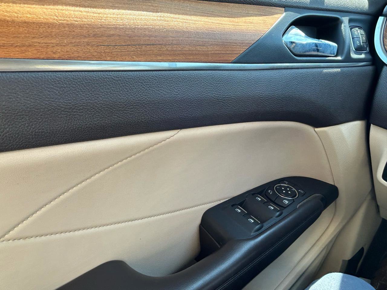 Used 2015 Lincoln MKC AWD w/ Equipment Group 102A Reserve image 31