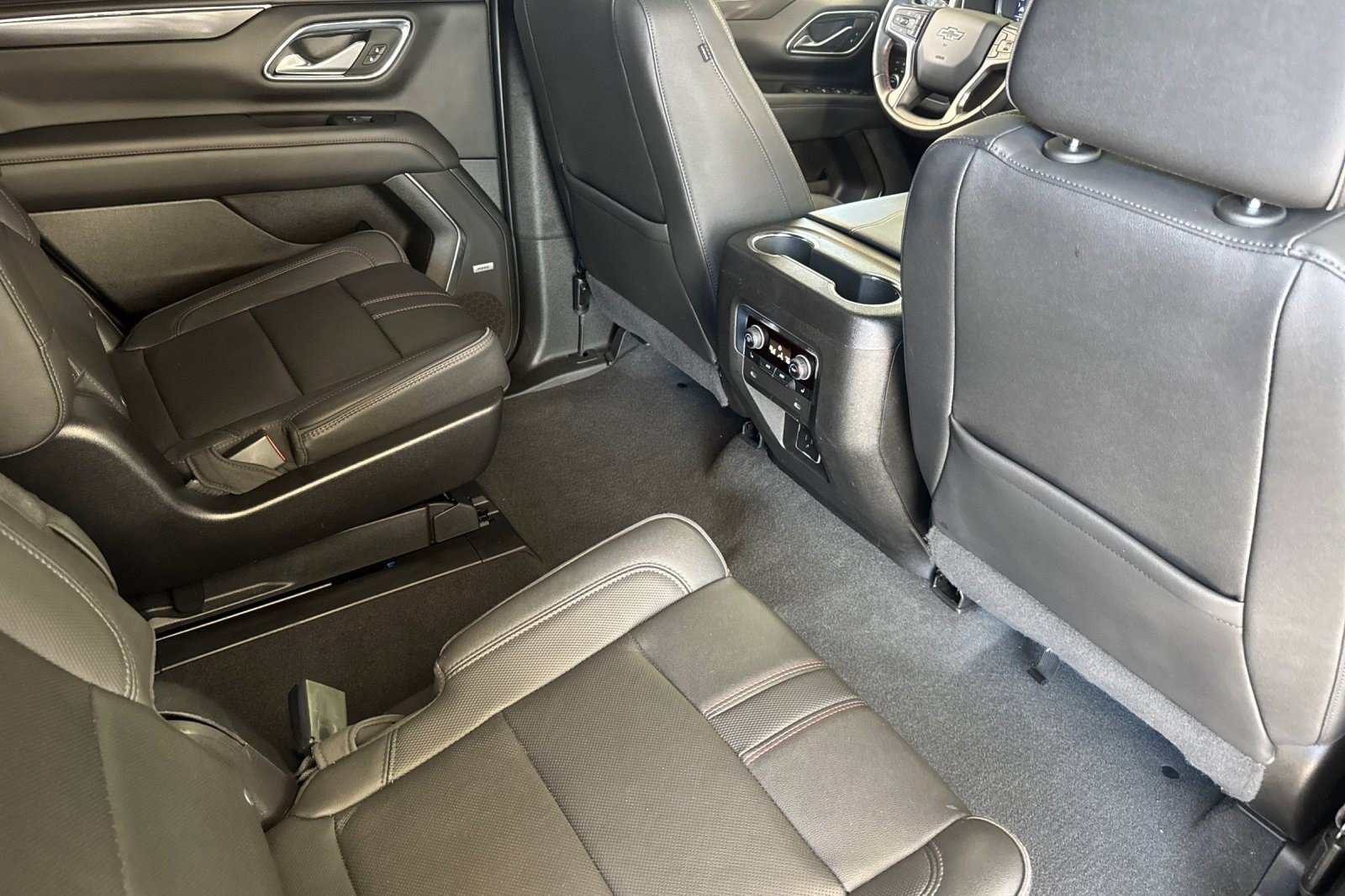 Used 2022 Chevrolet Tahoe RST w/ Luxury Package AWD/4WD image 30