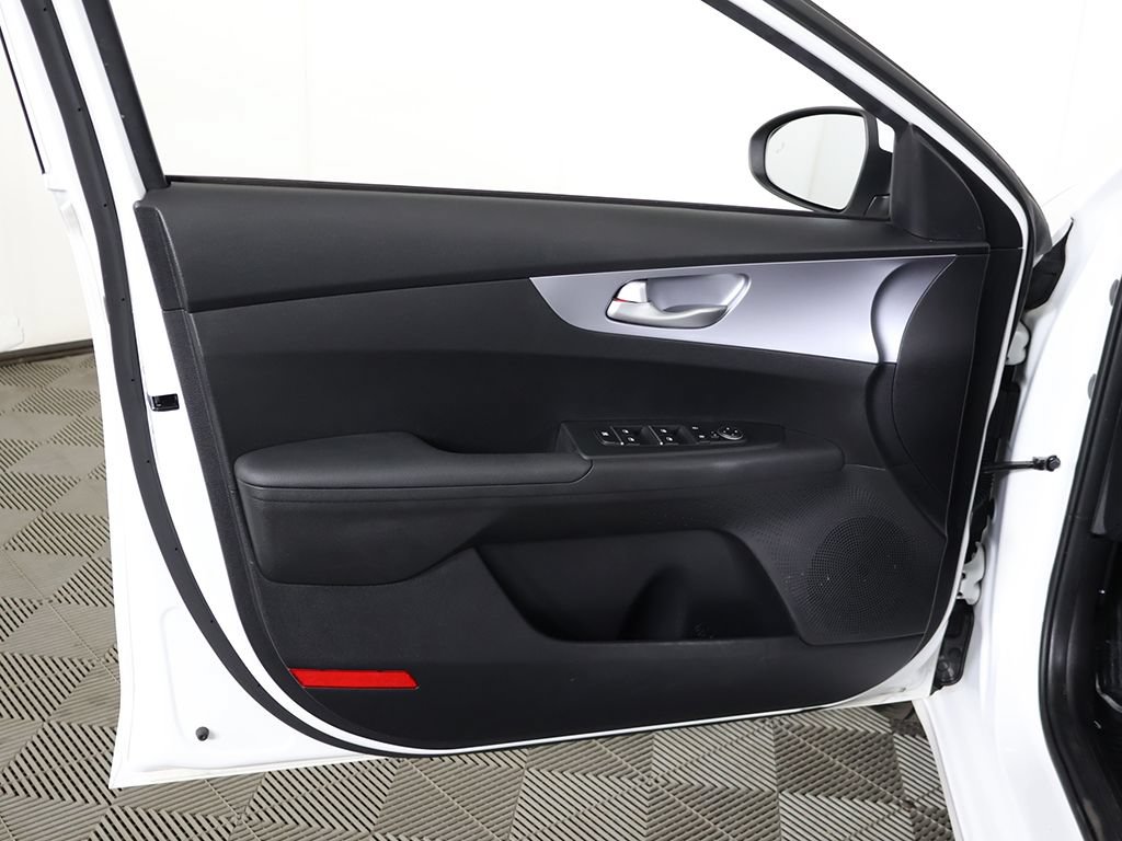 Used 2022 Kia Forte LXS w/ LXS Technology Package FWD image 21