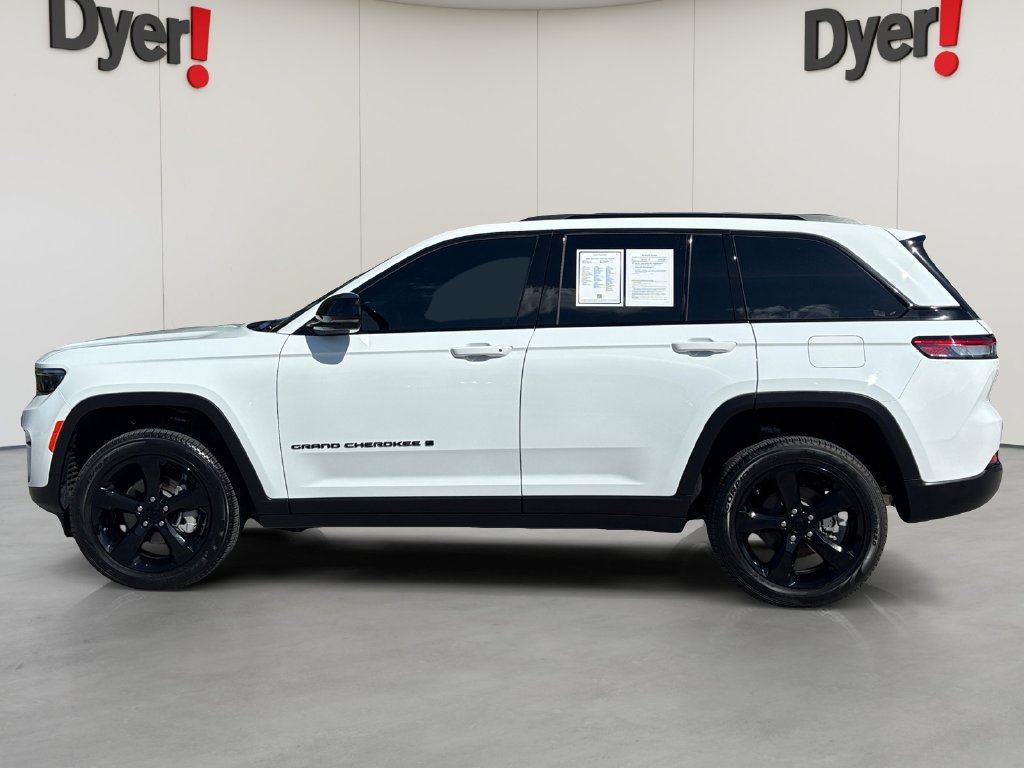 Used 2025 Jeep Grand Cherokee Limited RWD image 2