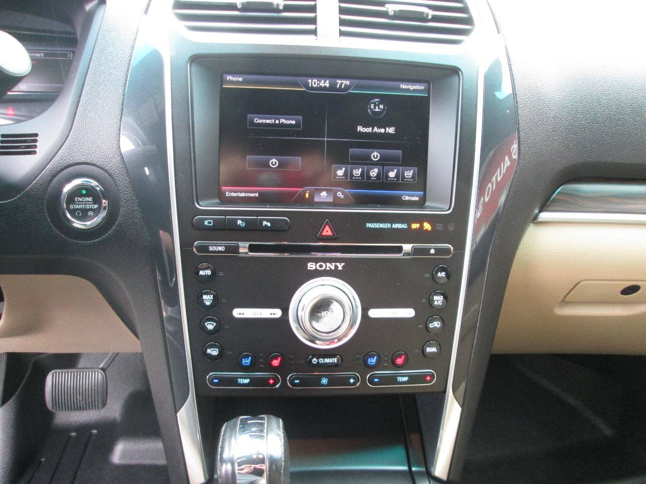 Used 2016 Ford Explorer Limited w/ Equipment Group 301A AWD/4WD image 32
