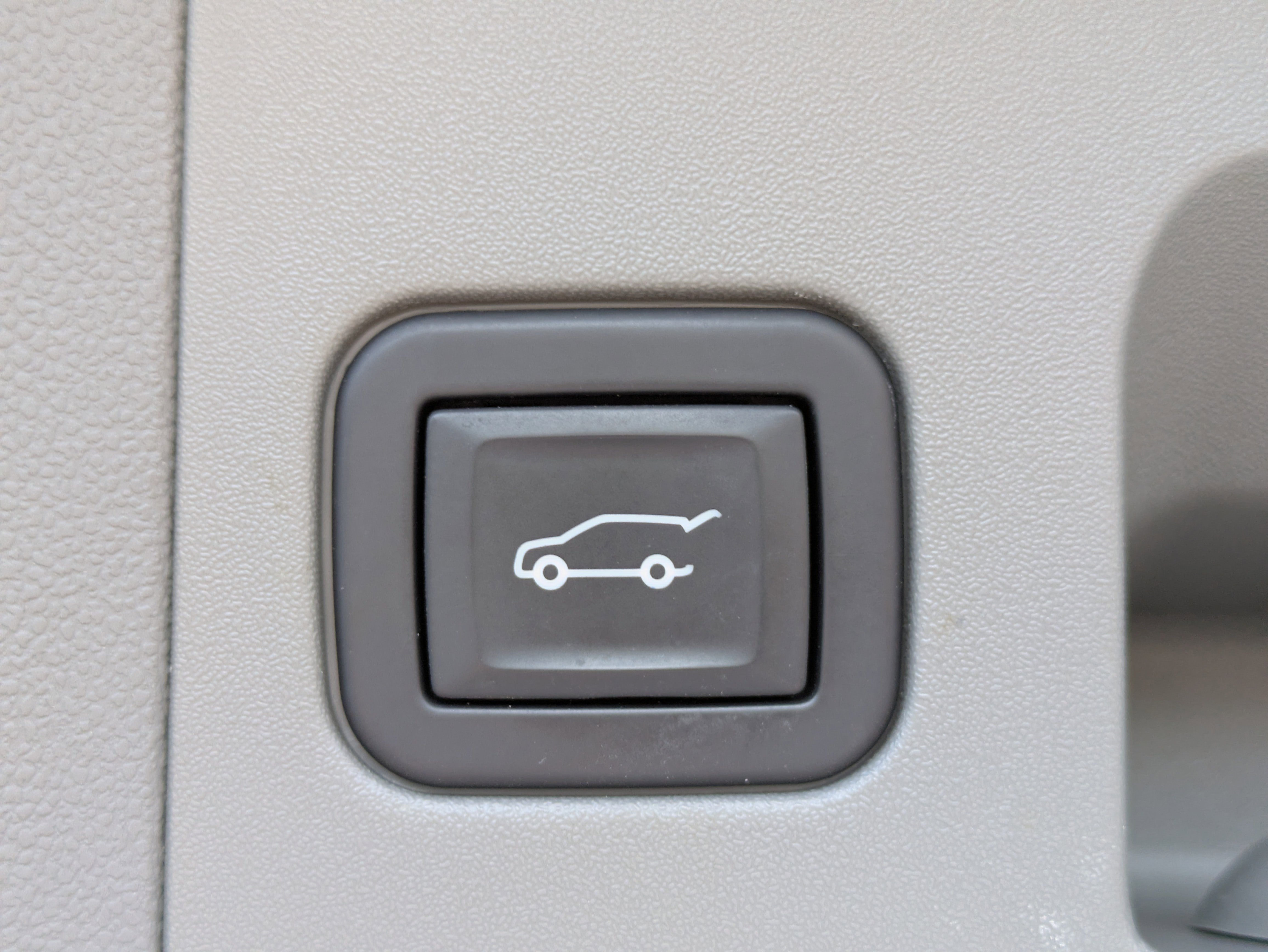 Certified 2022 Cadillac XT5 Premium Luxury FWD image 12