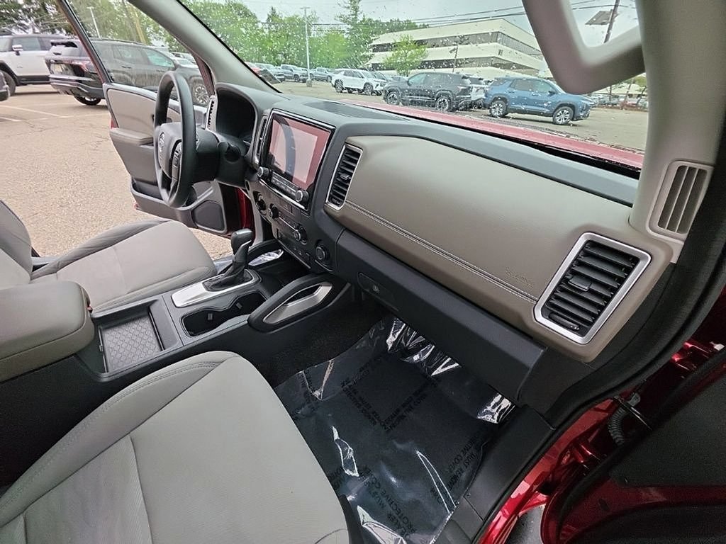 Used 2022 Nissan Frontier SV AWD/4WD image 33
