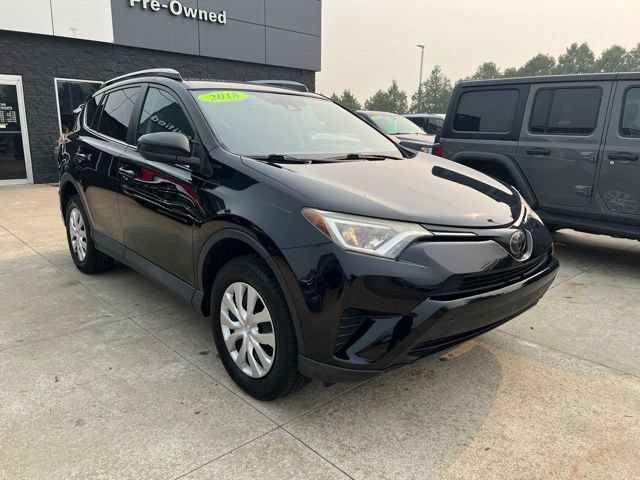 Used 2018 Toyota RAV4 LE AWD/4WD image 1