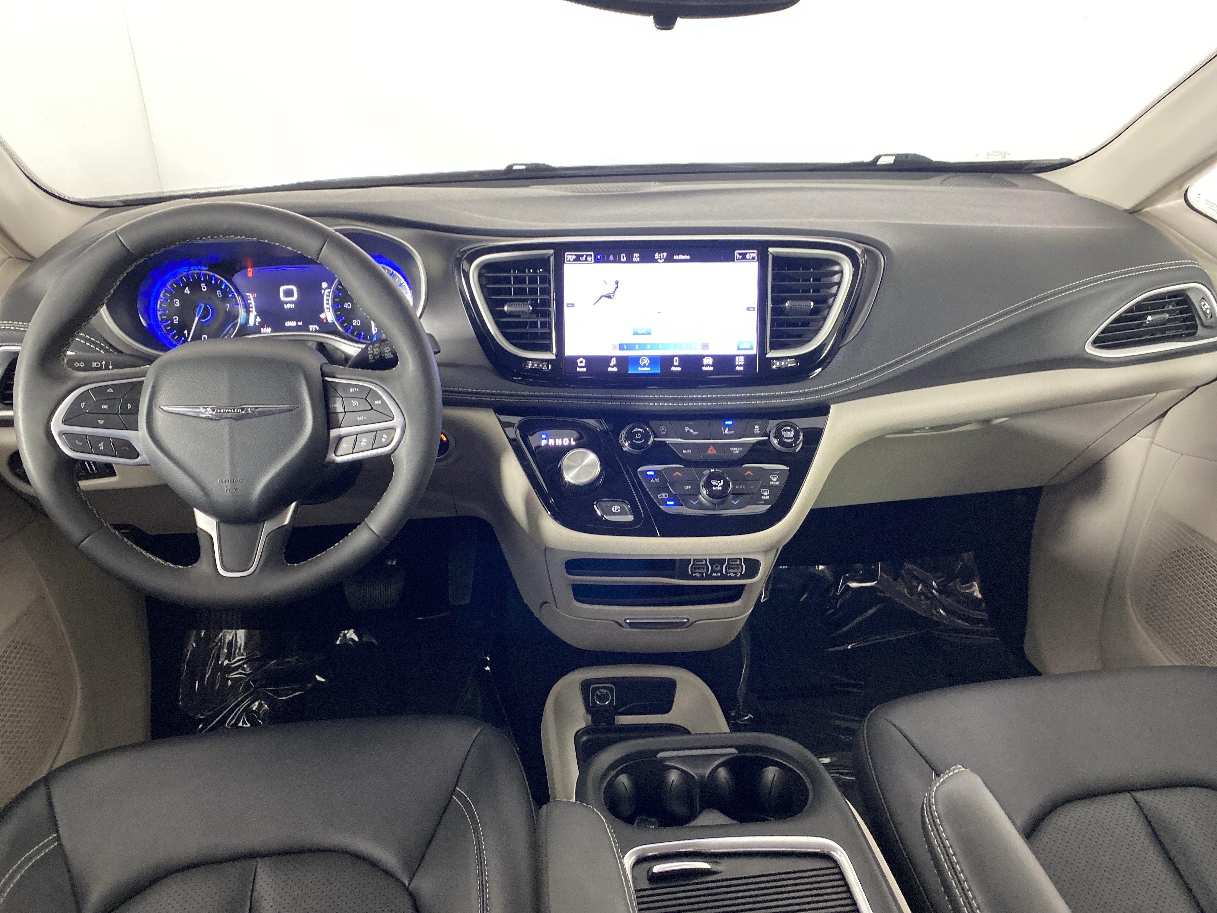 Used 2024 Chrysler Pacifica Touring-L AWD/4WD image 36
