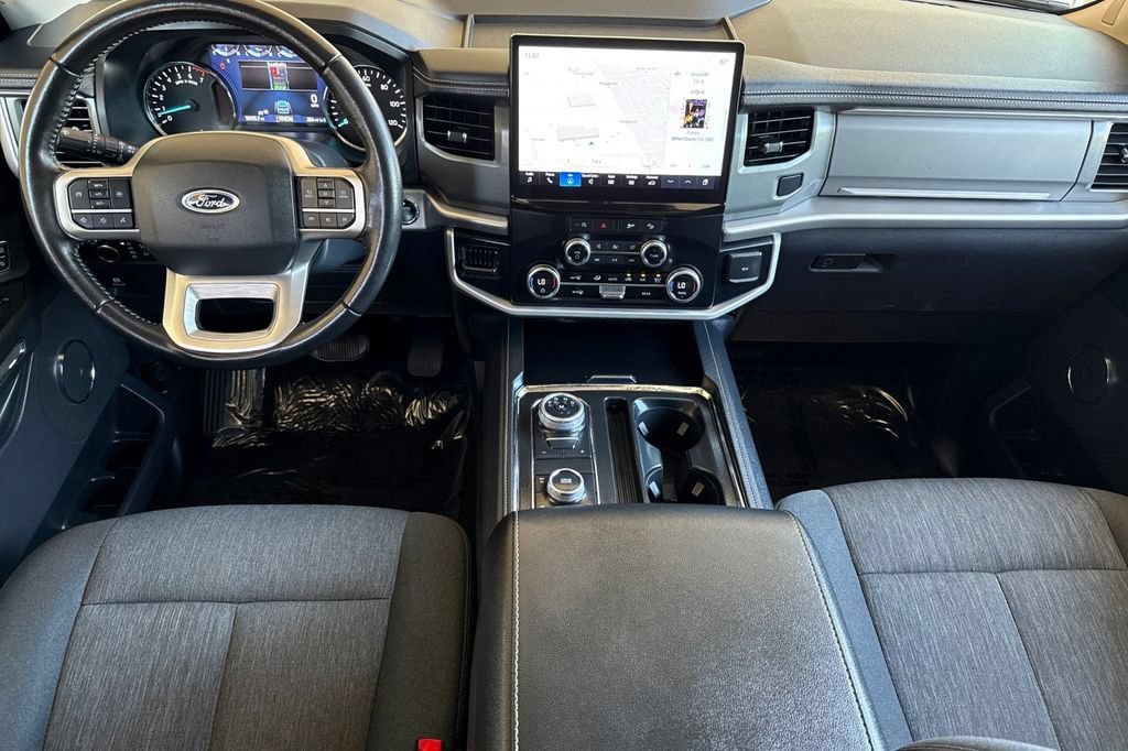 Used 2024 Ford Expedition XLT AWD/4WD image 14