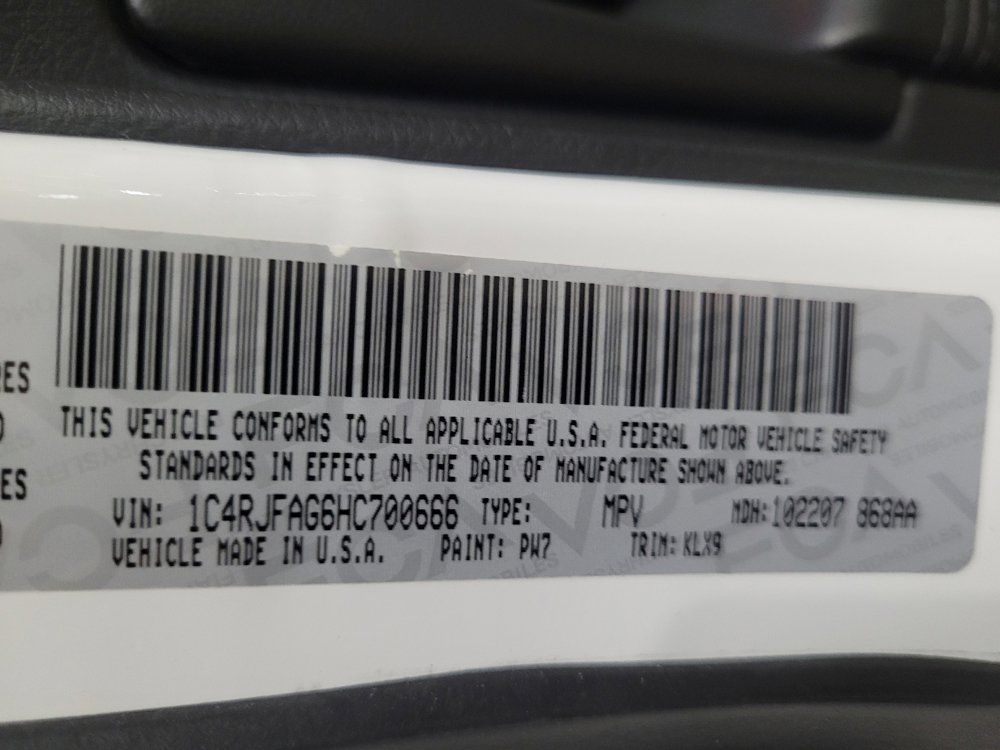 Used 2017 Jeep Grand Cherokee Altitude image 33