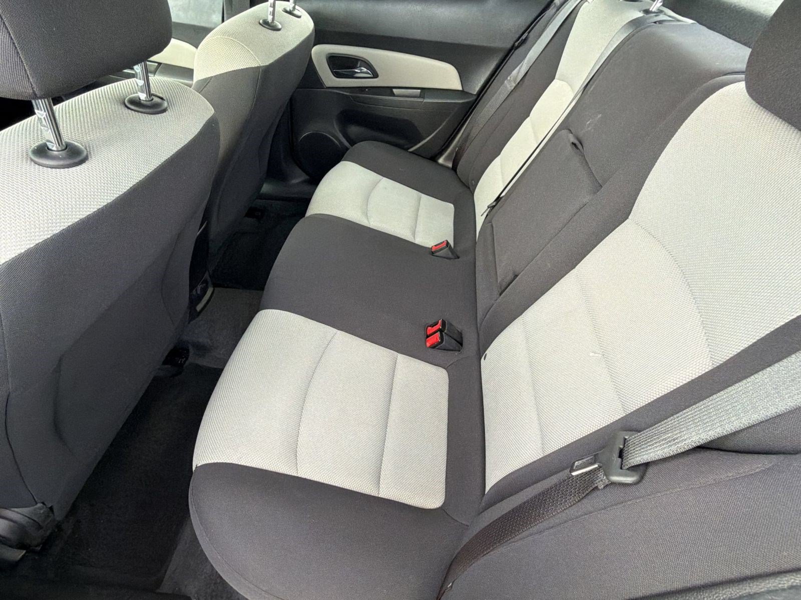 Used 2014 Chevrolet Cruze LS FWD image 22