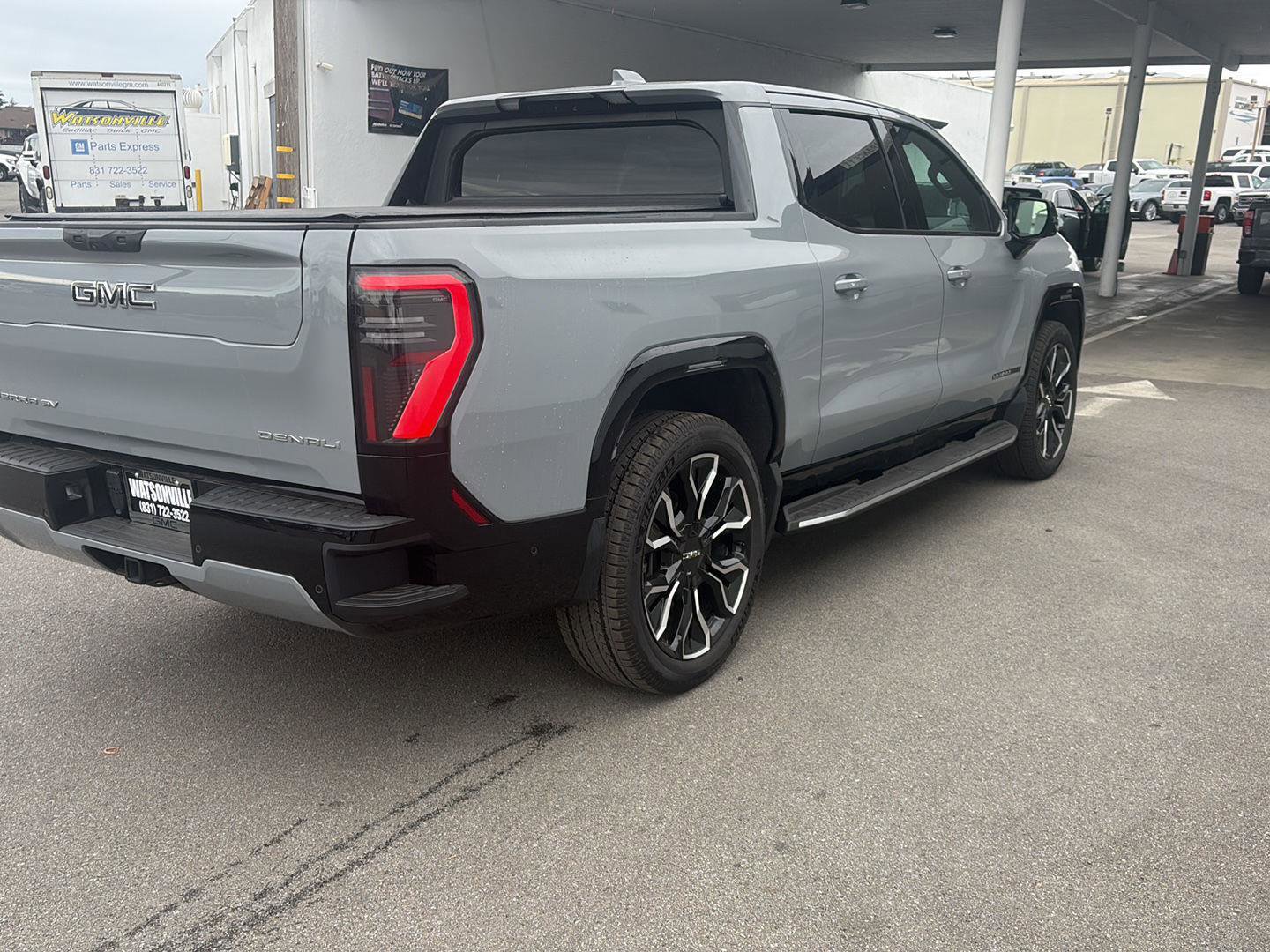 Used 2024 GMC Sierra EV Denali AWD/4WD image 6