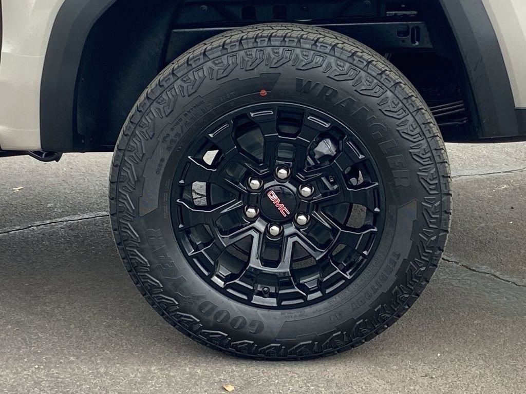 Used 2026 GMC Canyon Elevation w/ Convenience Package image 28