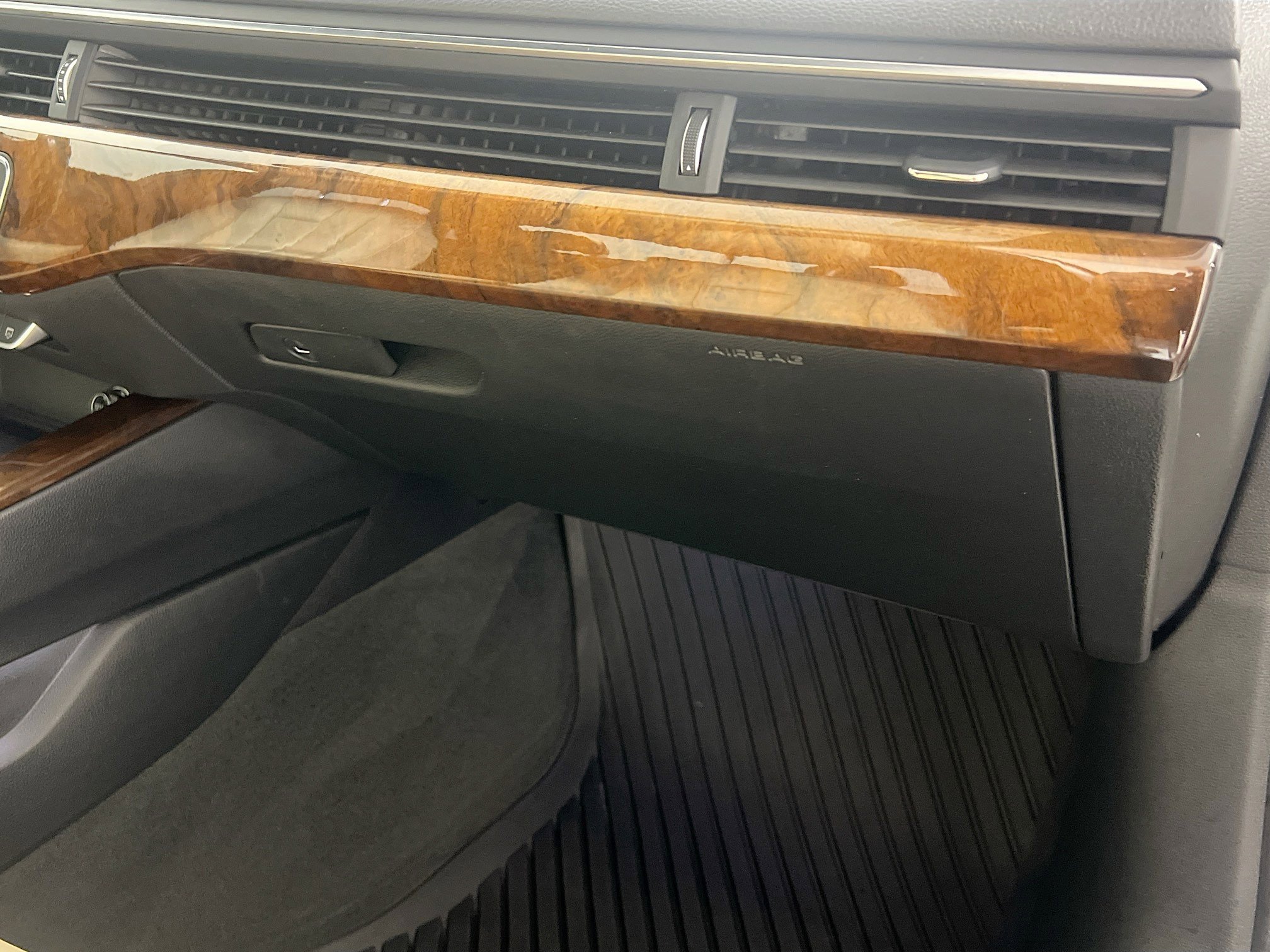 Used 2017 Audi A4 2.0T Ultra Premium w/ Convenience Package image 35