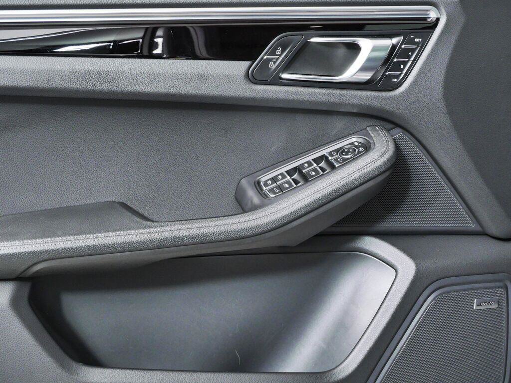 Used 2020 Porsche Macan S AWD/4WD image 6