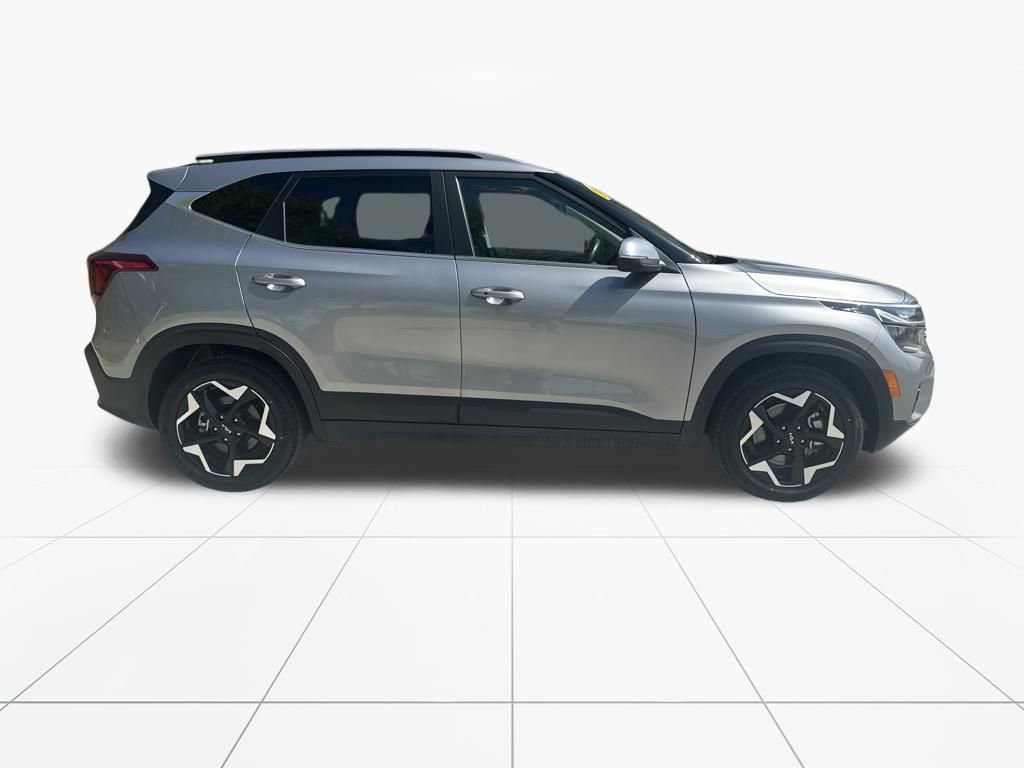 Used 2024 Kia Seltos EX image 10