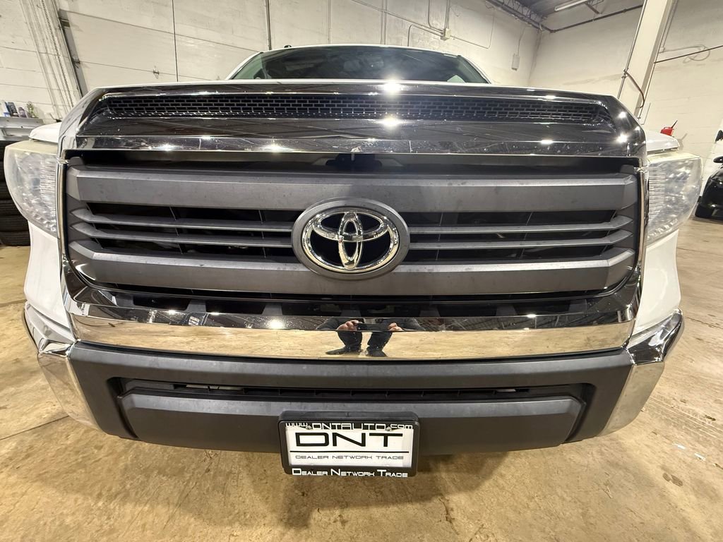 Used 2015 Toyota Tundra SR5 w/ SR5 Upgrade Package AWD/4WD image 7