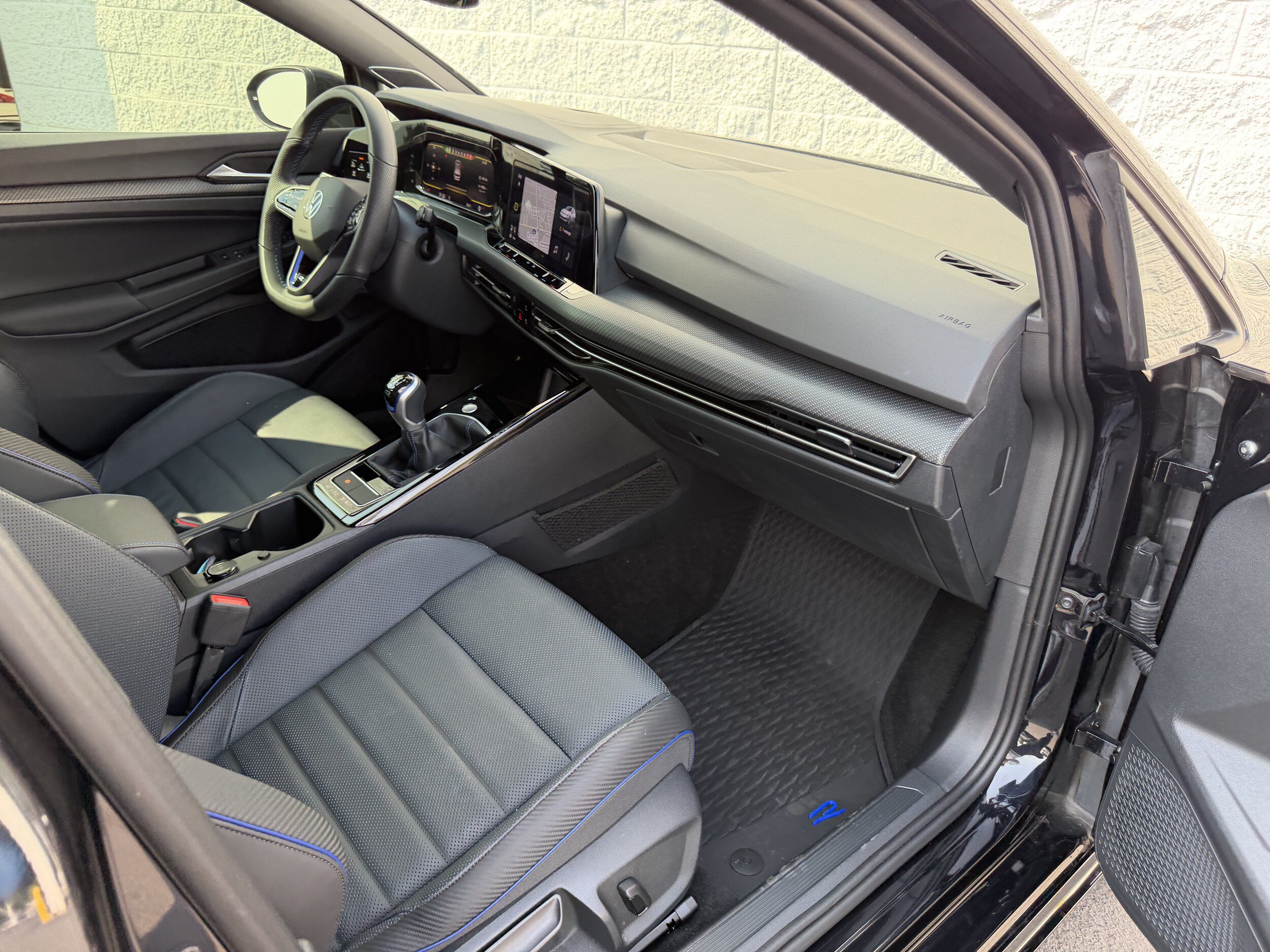 Used 2024 Volkswagen Golf R AWD/4WD image 33