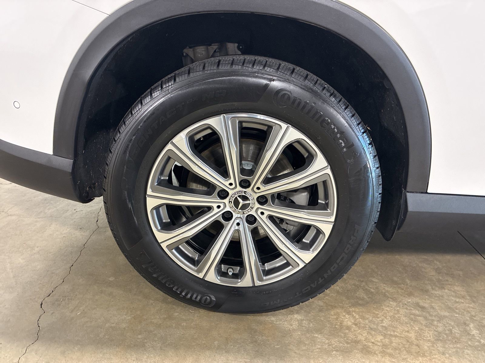 Used 2025 Mercedes-Benz GLC 300 4MATIC image 11