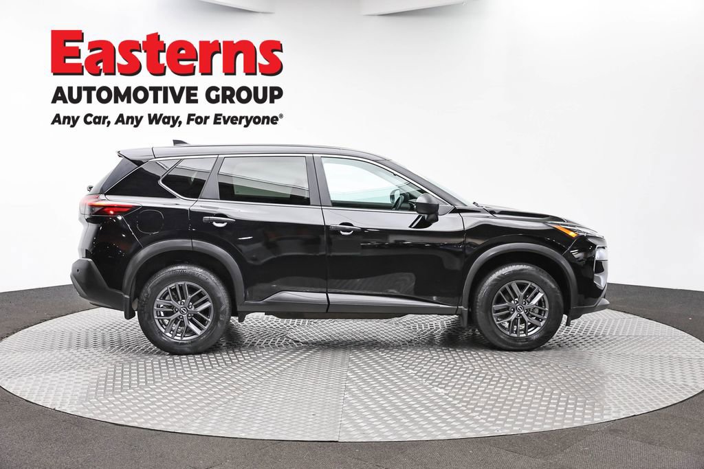 Used 2023 Nissan Rogue S AWD/4WD image 4