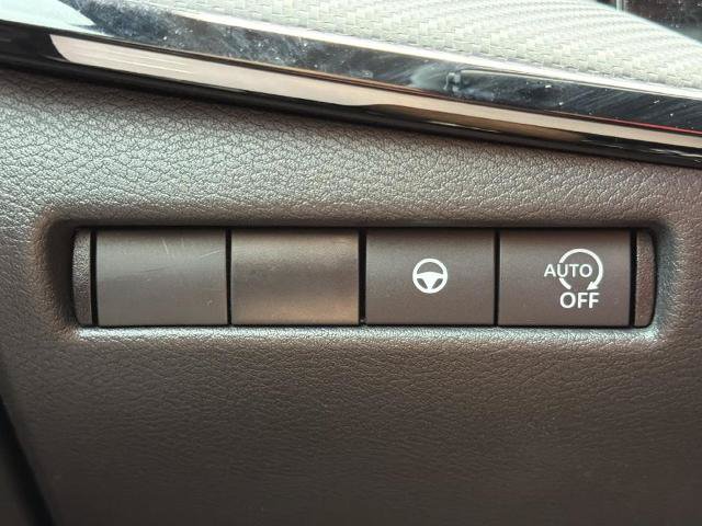Certified 2025 Nissan Kicks SR FWD image 15