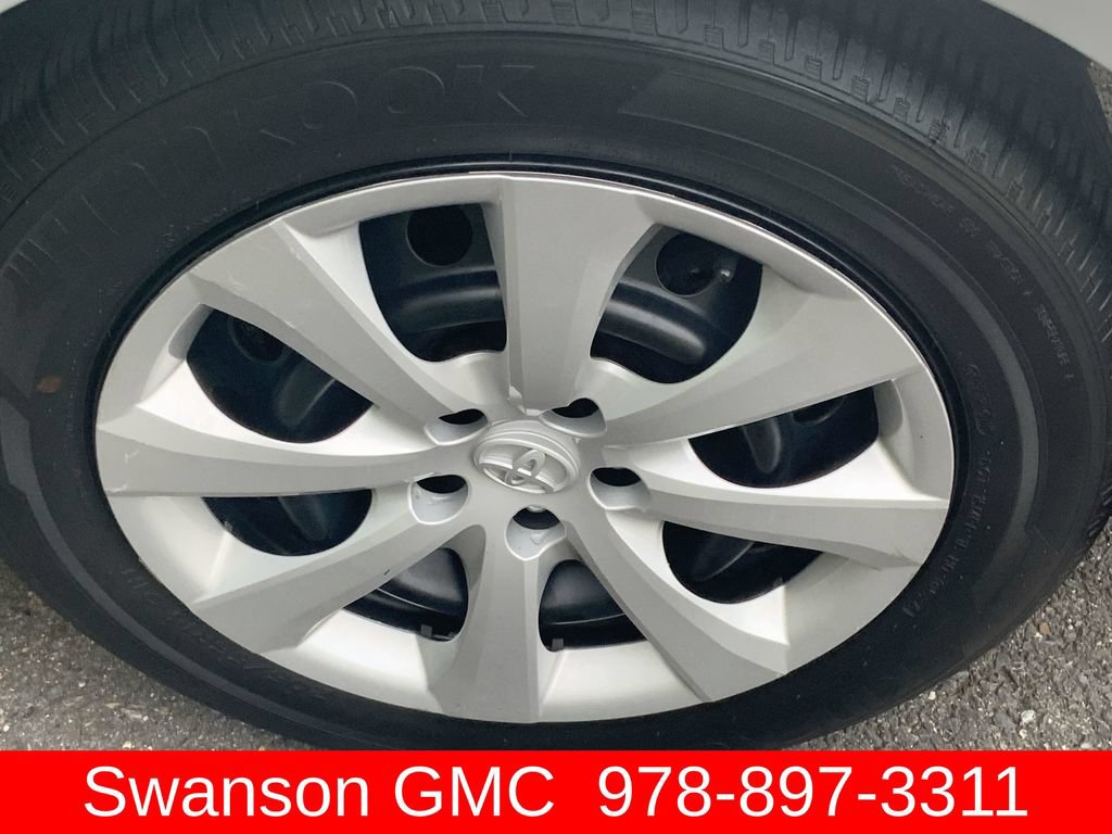Used 2024 Toyota Corolla LE FWD image 32