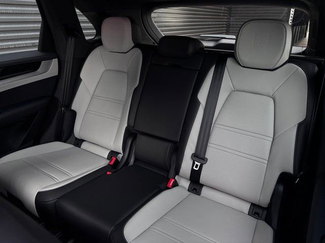 New 2026 Porsche Cayenne AWD/4WD image 25