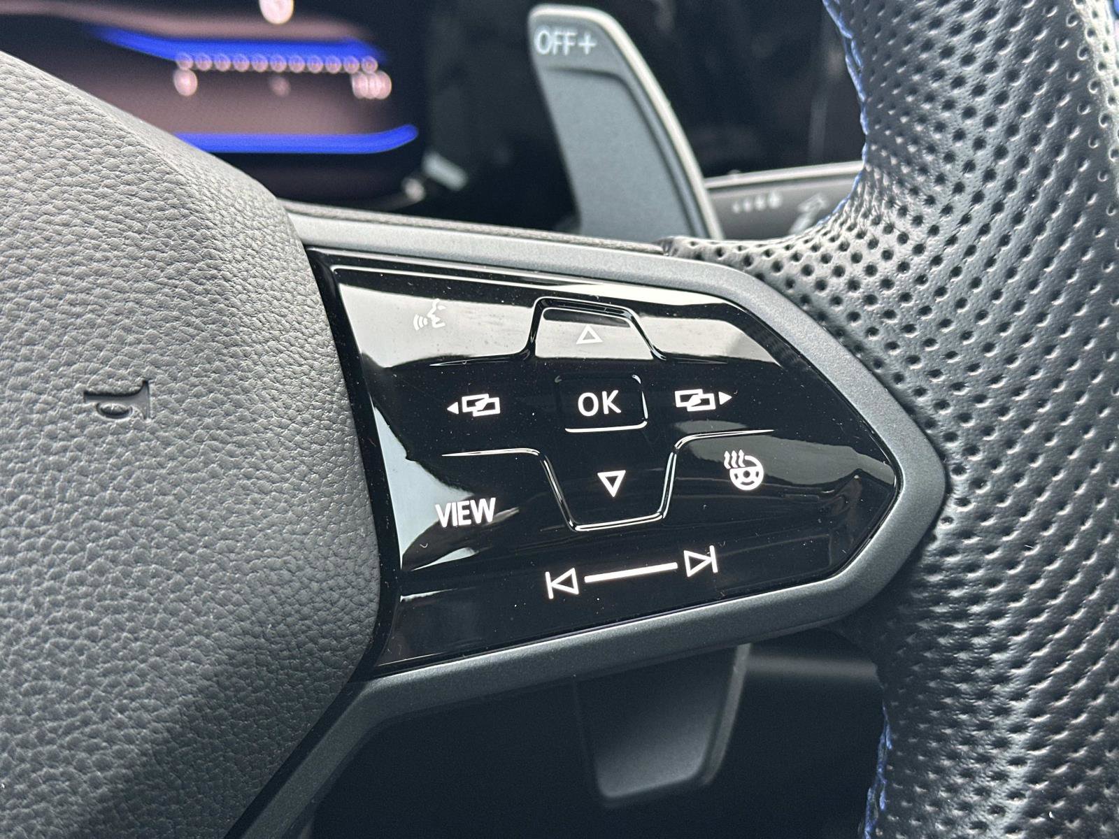 Used 2023 Volkswagen Golf R 2.0T DSG AWD image 23