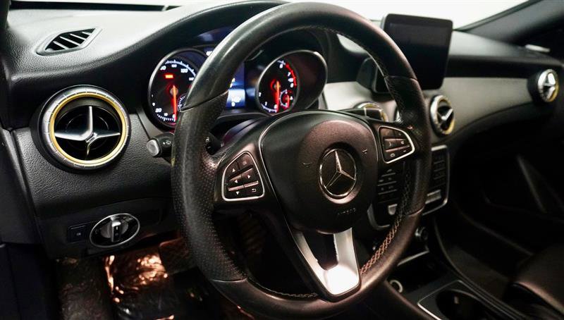 Used 2017 Mercedes-Benz CLA 250 4MATIC image 11