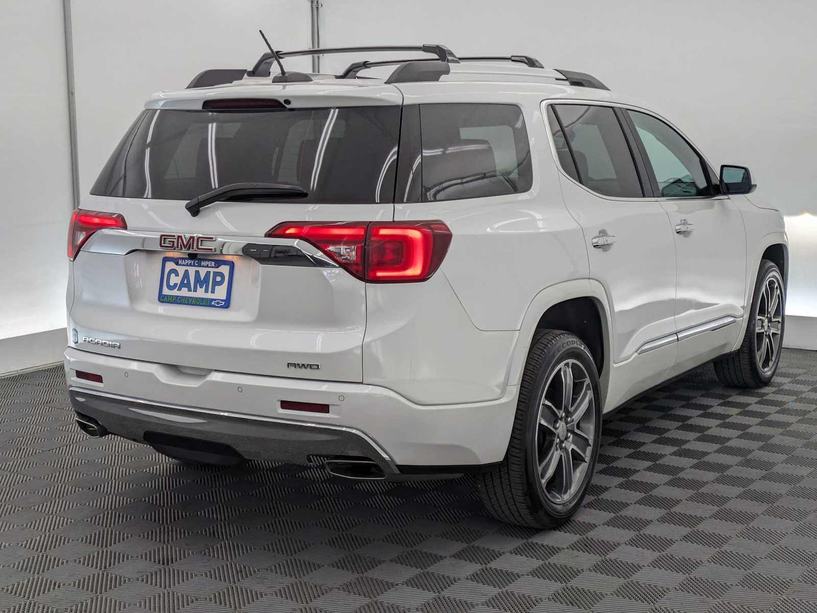Used 2017 GMC Acadia Denali w/ Technology Package AWD/4WD image 6