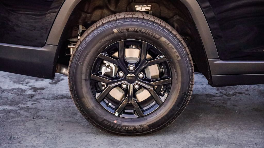 New 2025 Jeep Grand Cherokee L Altitude image 12