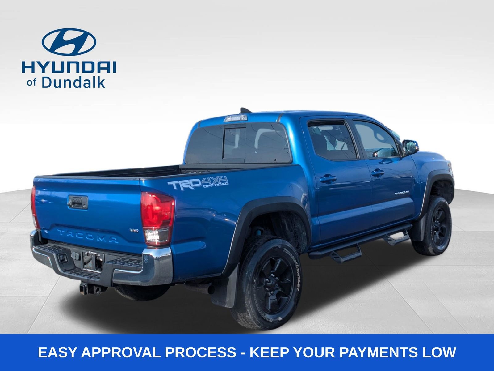 Used 2017 Toyota Tacoma TRD Off-Road w/ Tow Package (A/T) image 8