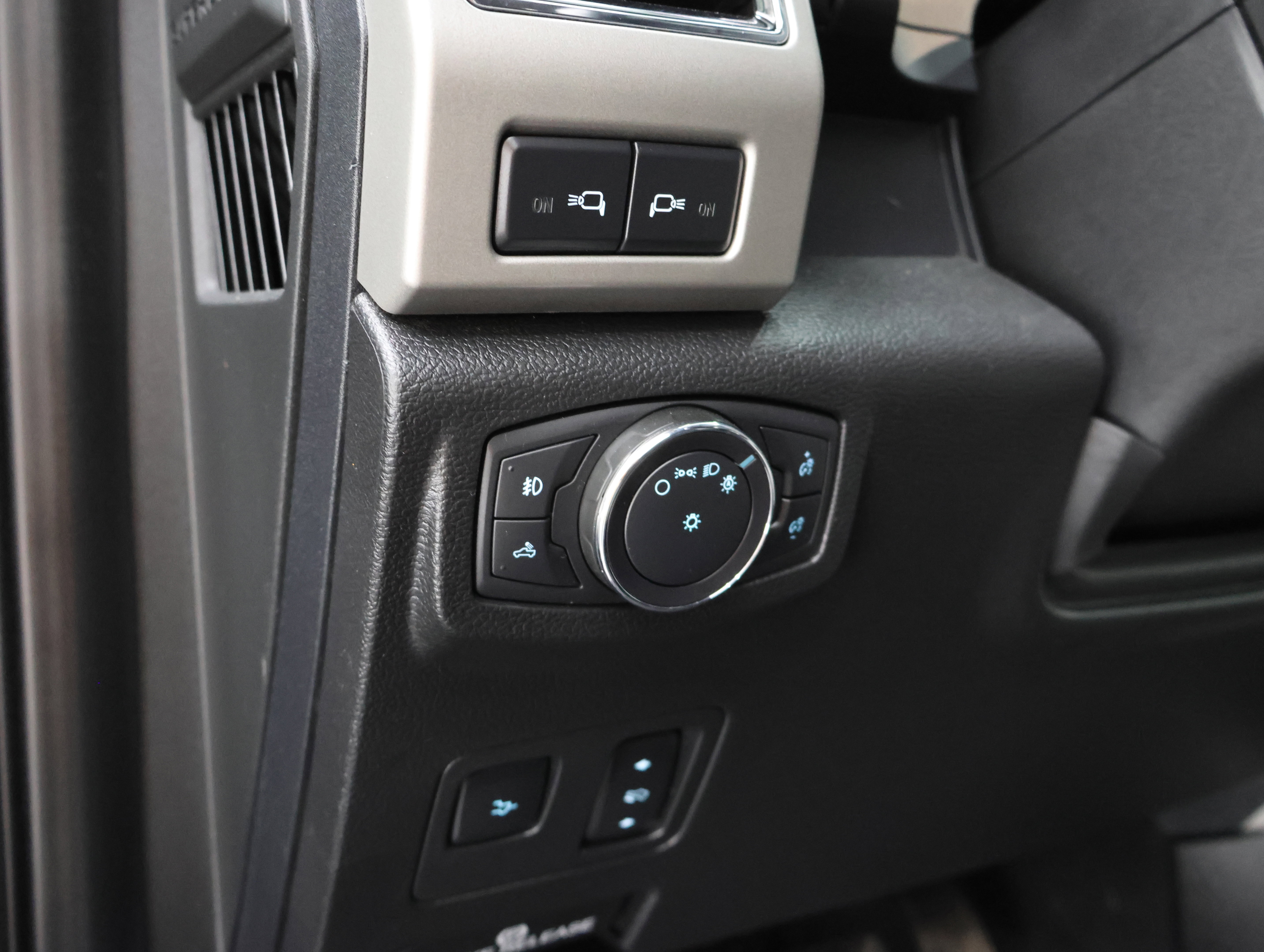 Used 2021 Ford F350 Lariat AWD/4WD image 41