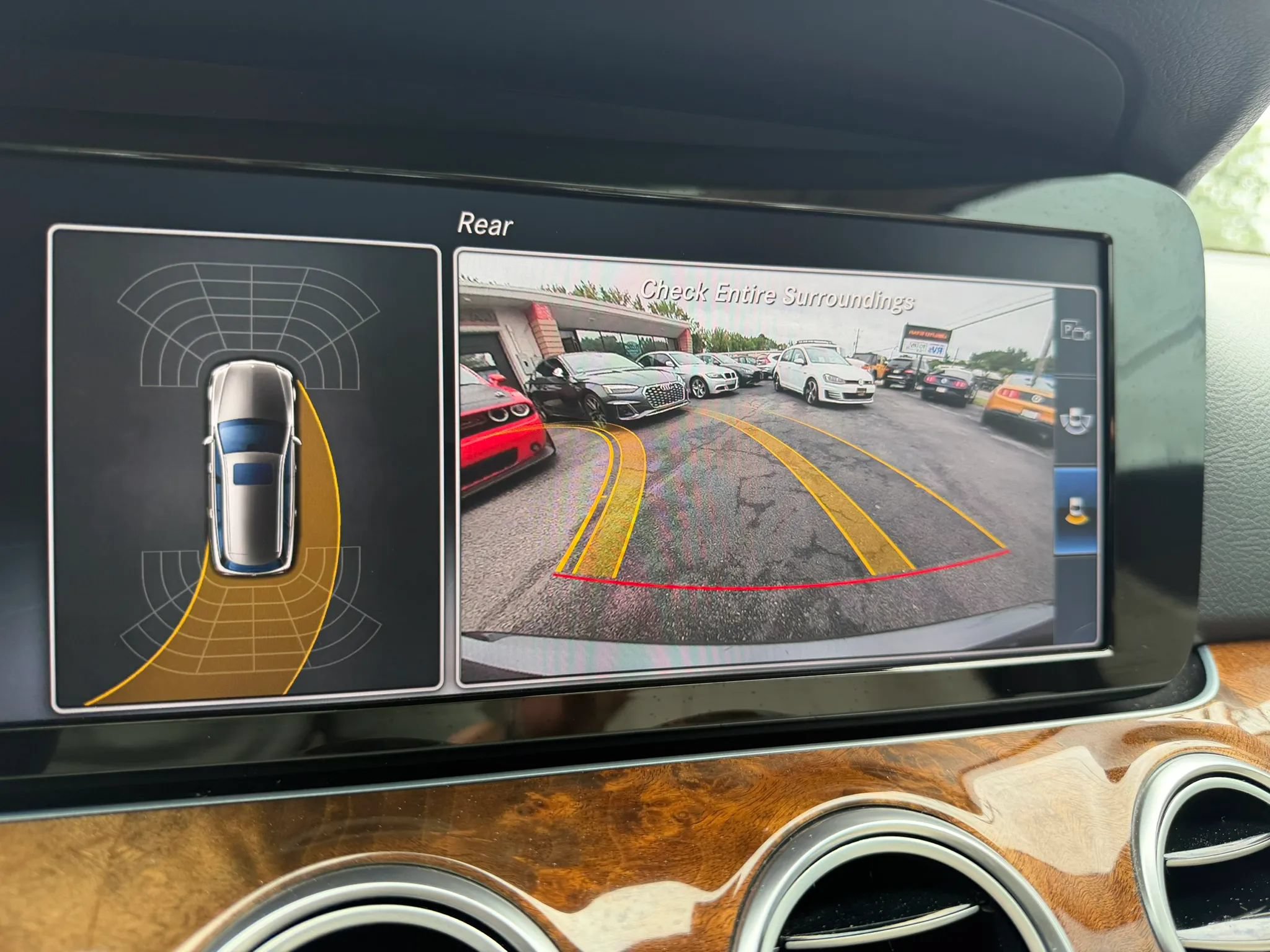 Used 2017 Mercedes-Benz E 400 4MATIC Wagon image 32