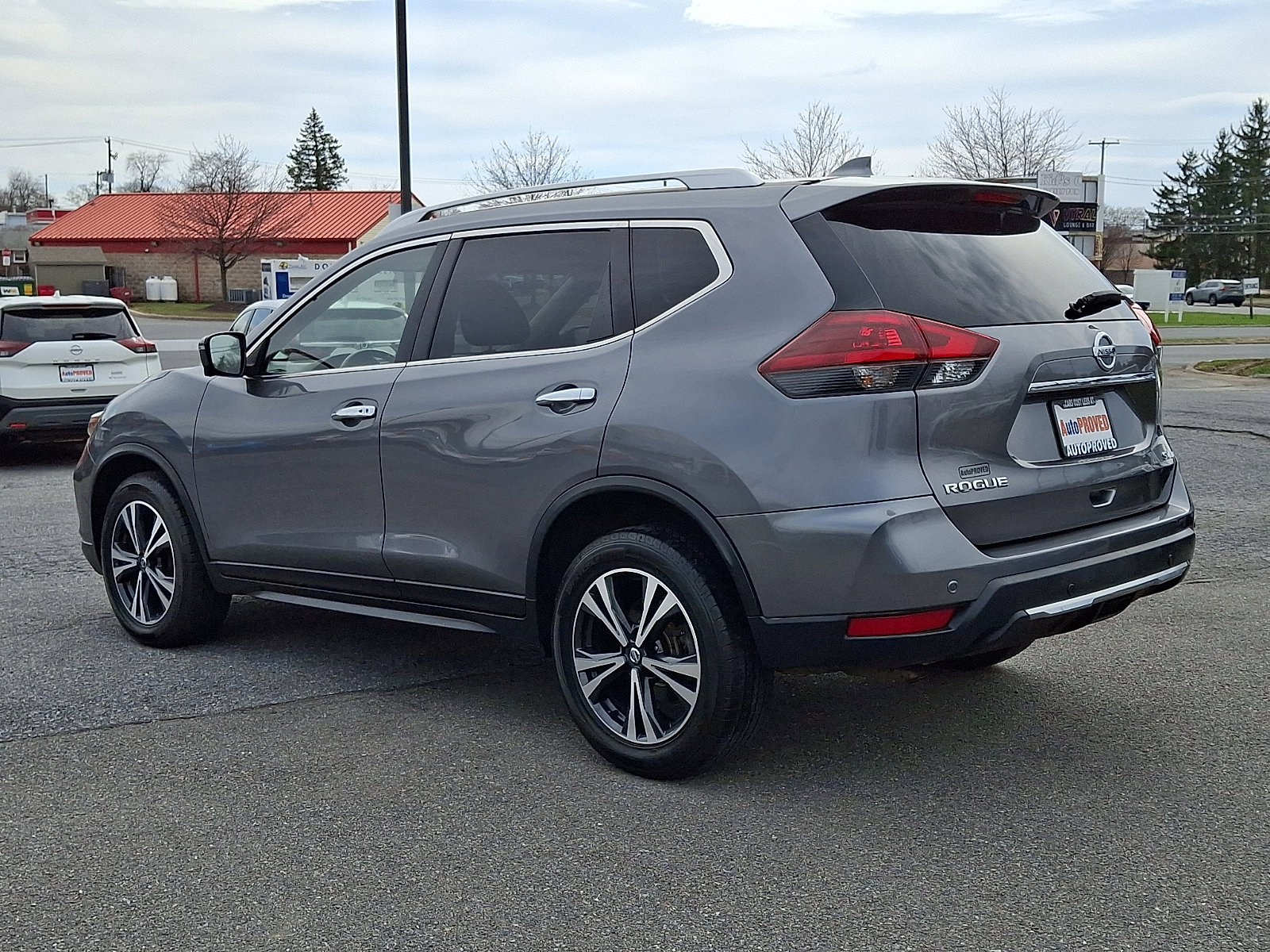 Used 2019 Nissan Rogue SV w/ Premium Package image 4