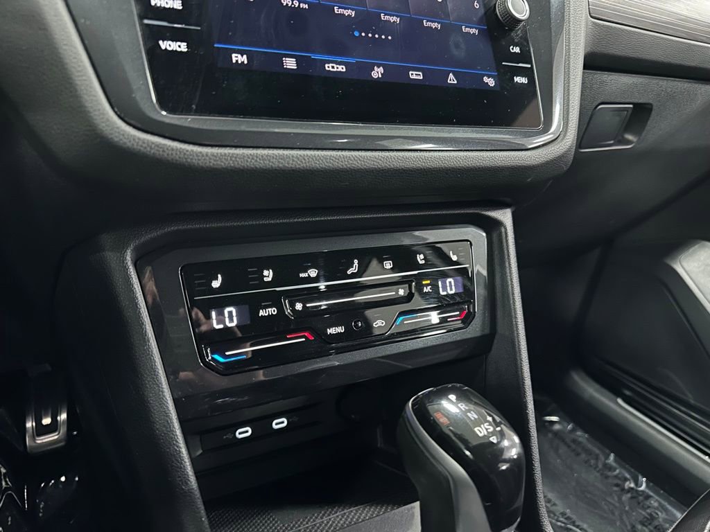 Used 2022 Volkswagen Tiguan SEL R-Line AWD/4WD image 21
