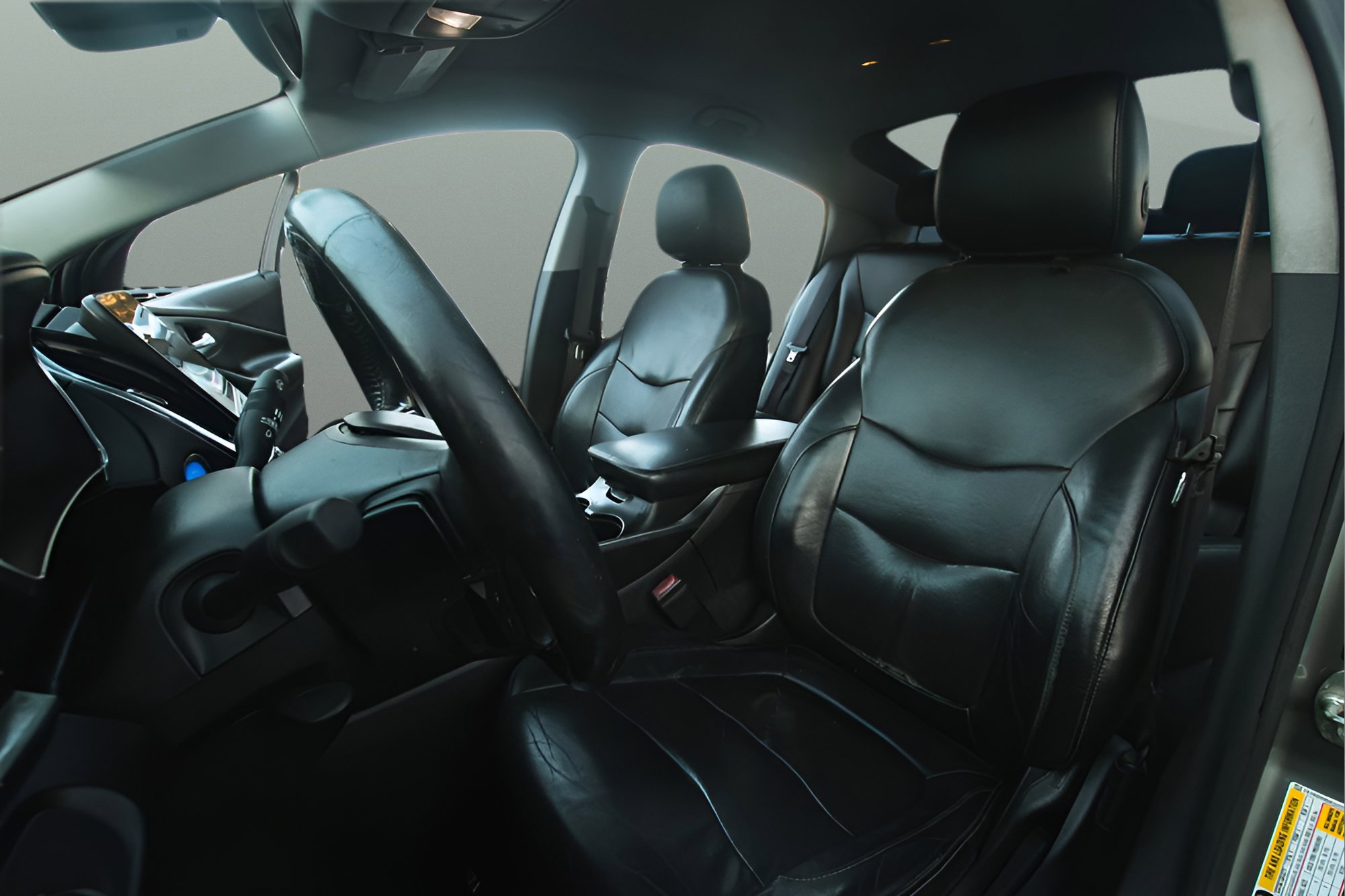 Used 2016 Chevrolet Volt Premier w/ Driver Confidence Package FWD image 9