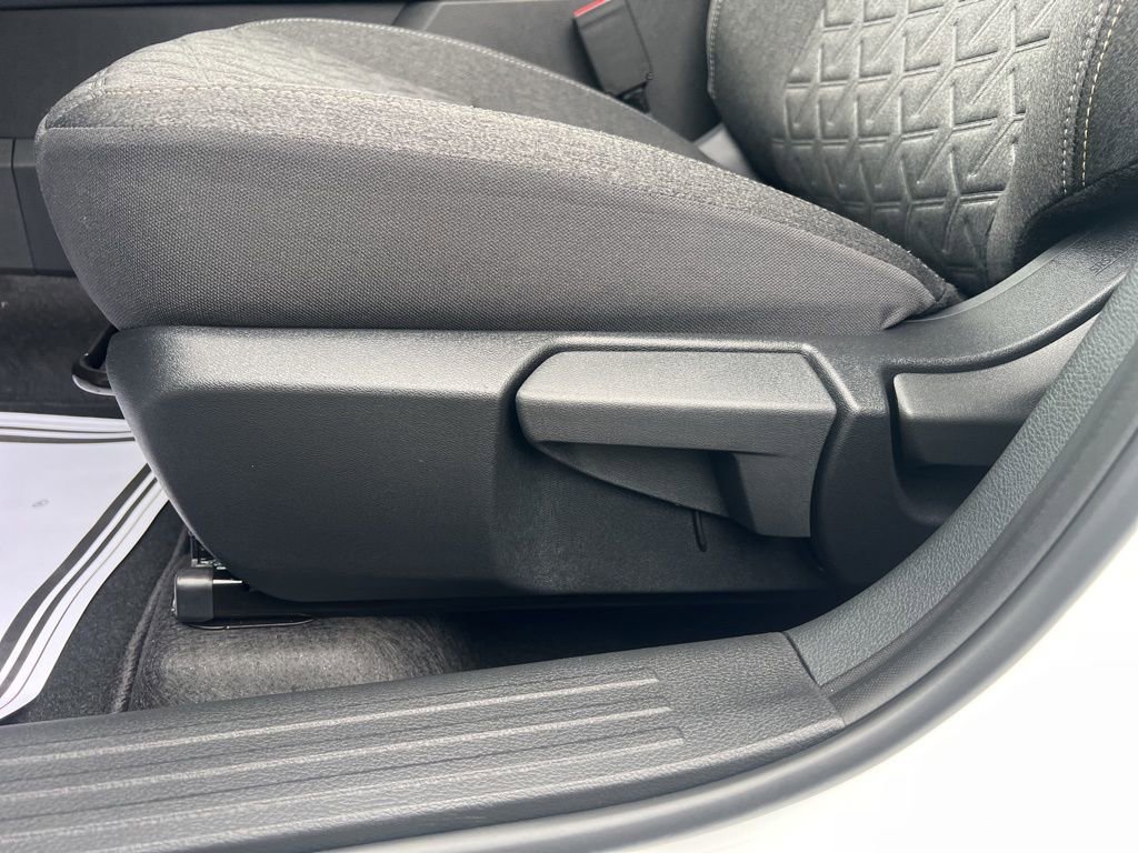 New 2026 Nissan Kicks SV image 34