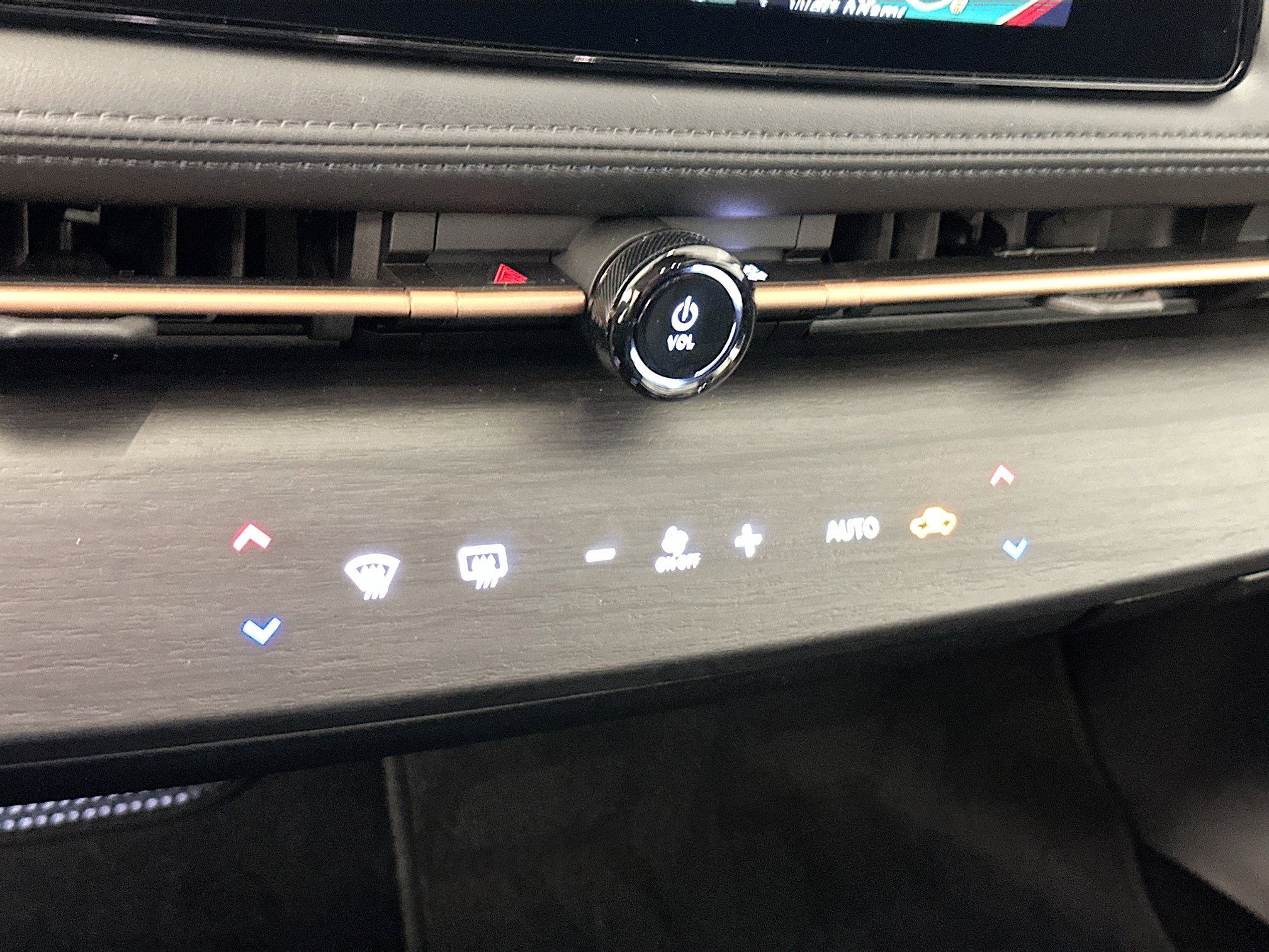 Used 2024 Nissan Ariya AWD image 24