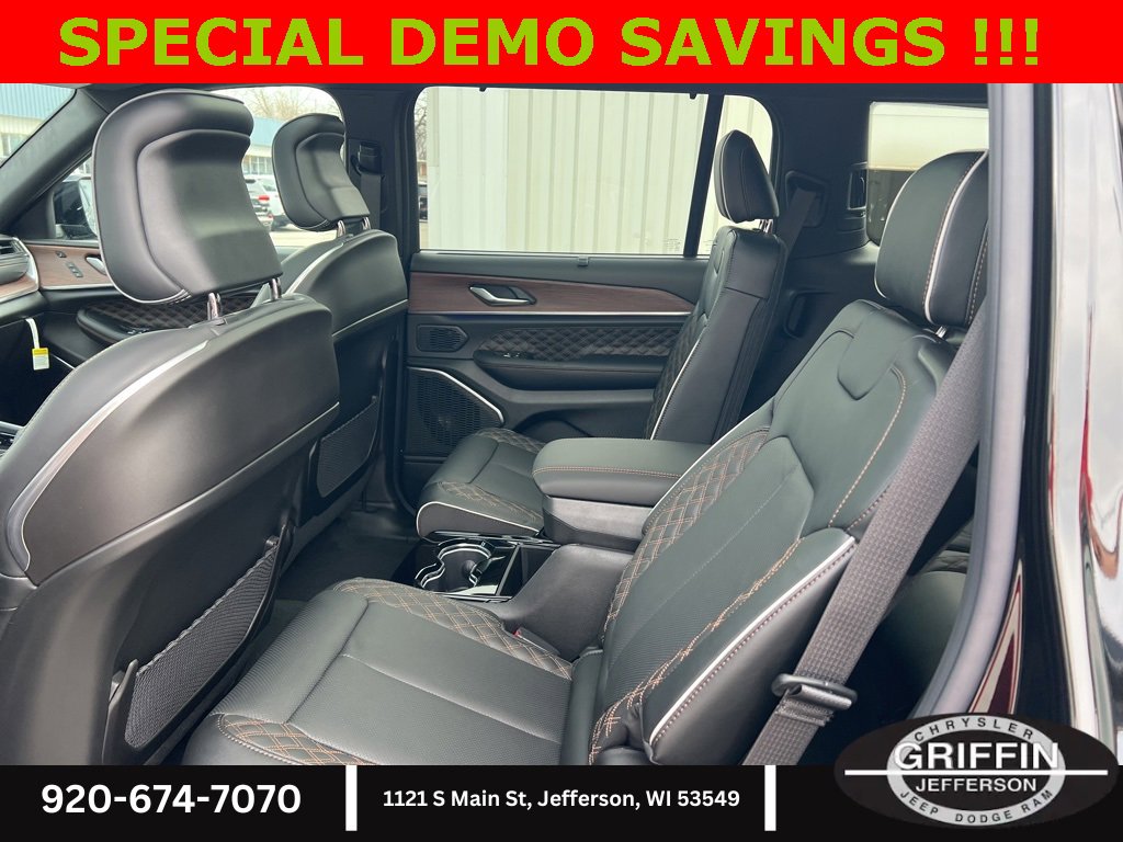 New 2025 Jeep Grand Cherokee L Summit w/ Obsidian Package image 17