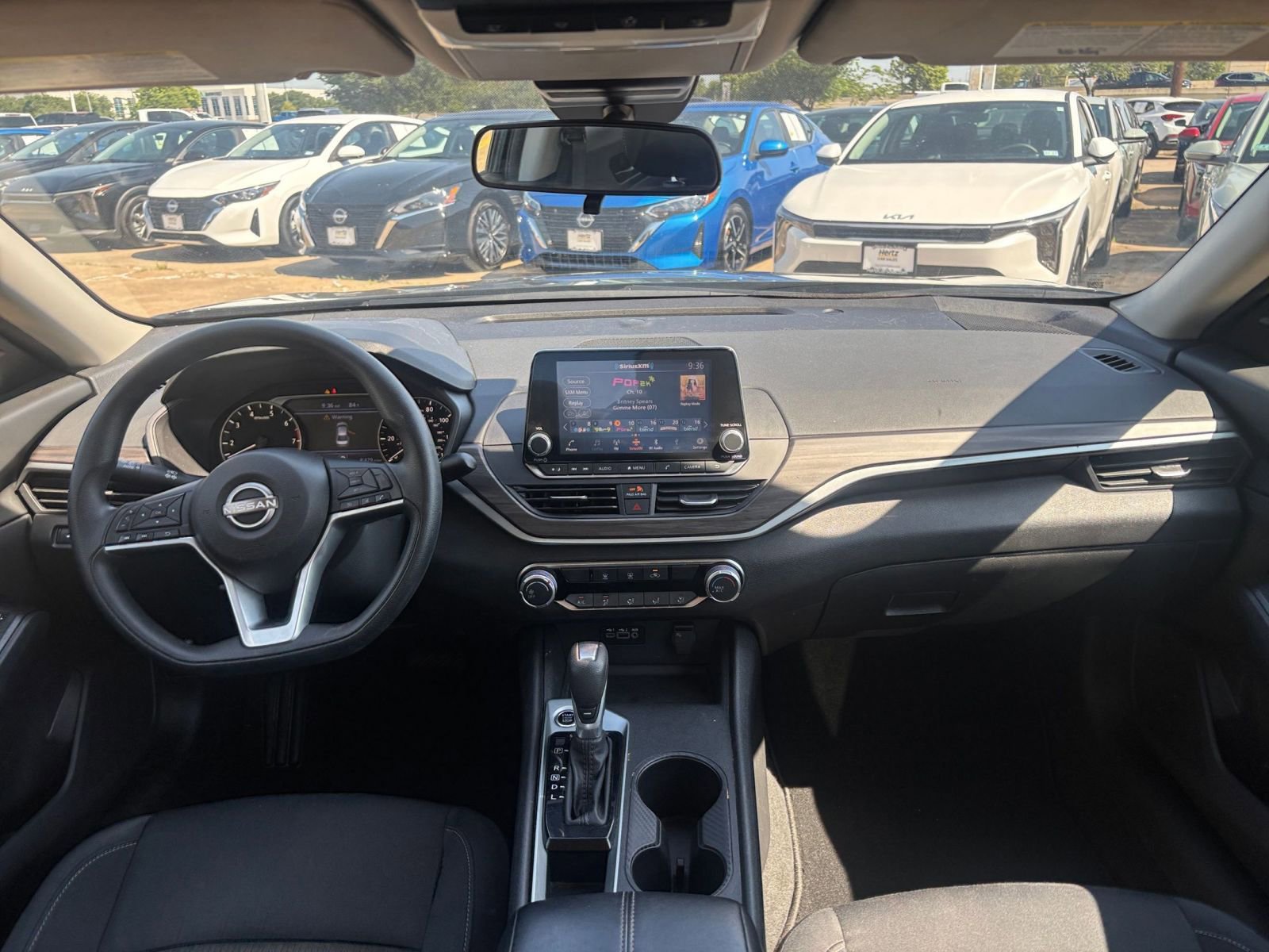 Used 2025 Nissan Altima 2.5 SV FWD image 33