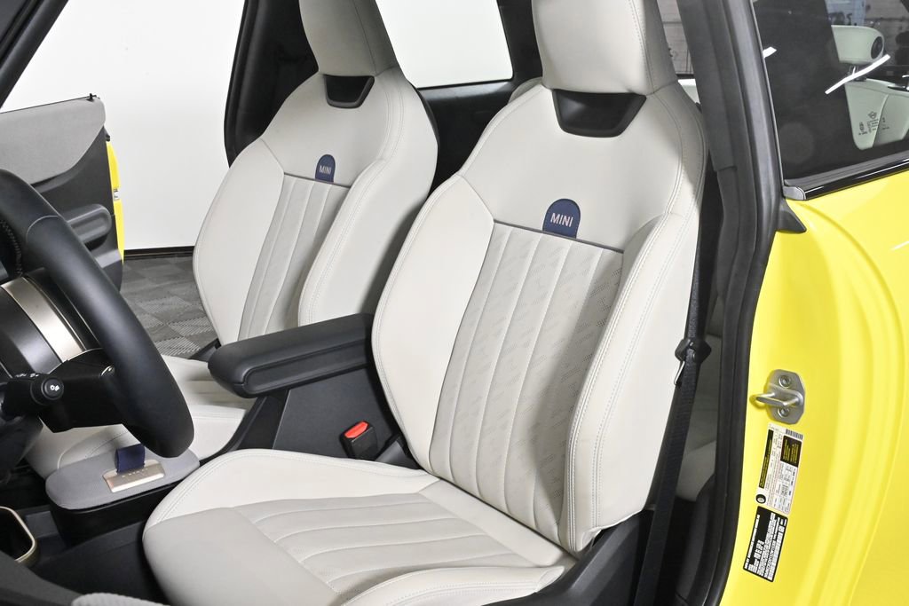 Certified 2025 MINI Cooper S image 25