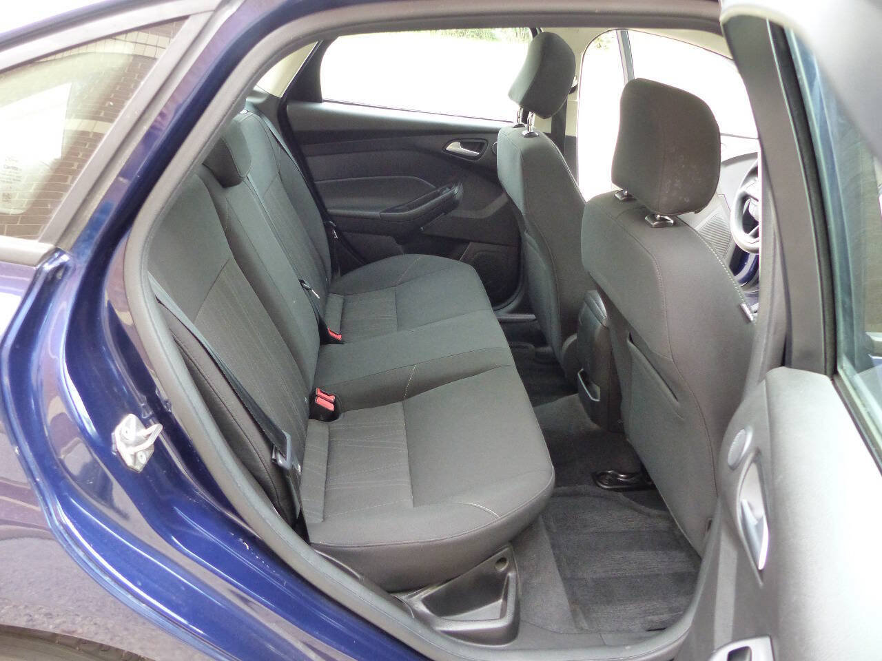 Used 2017 Ford Focus SEL FWD image 42