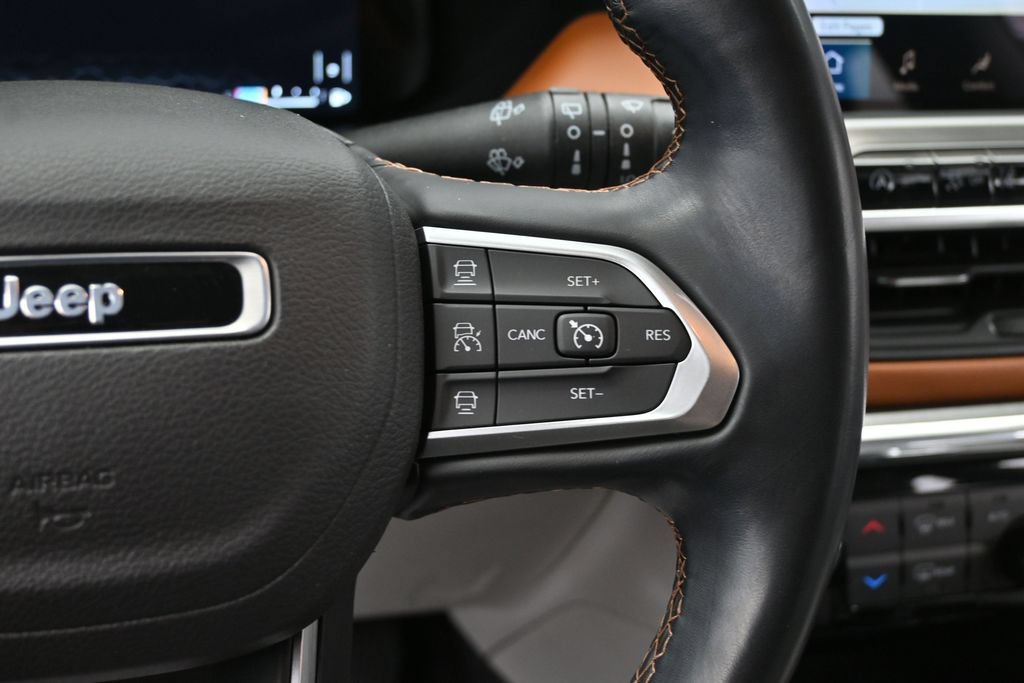 Used 2022 Jeep Compass Limited w/ Elite Group AWD/4WD image 31