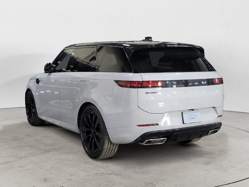 Used 2026 Land Rover Range Rover Sport Dynamic SE AWD/4WD image 3