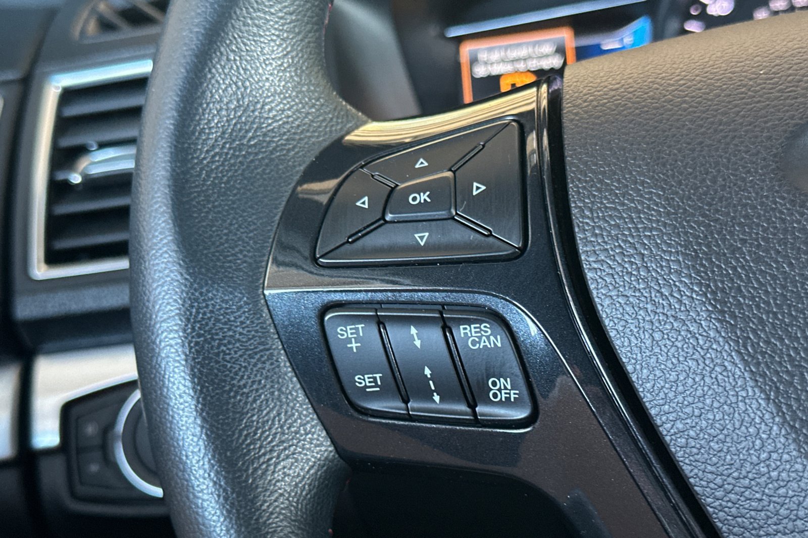 Used 2018 Ford Explorer Sport w/ Equipment Group 401A AWD/4WD image 28