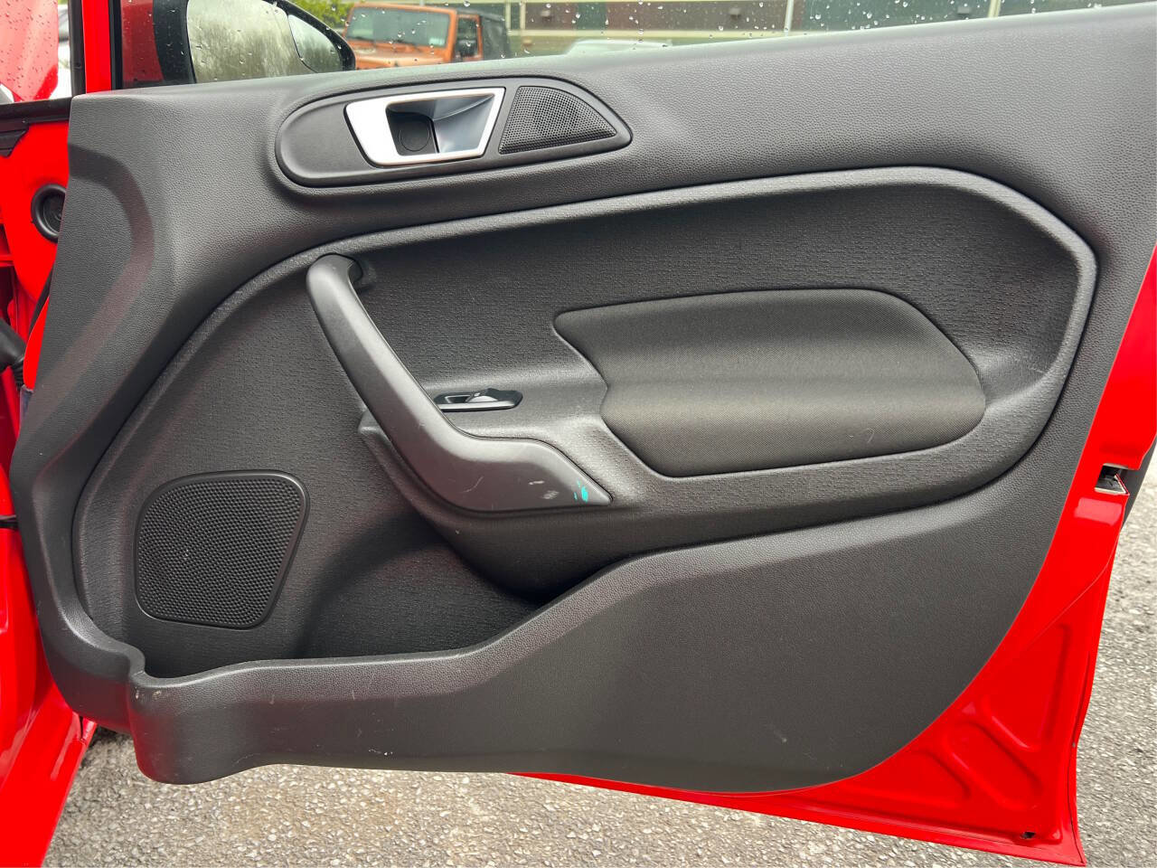 Used 2015 Ford Fiesta SE image 18