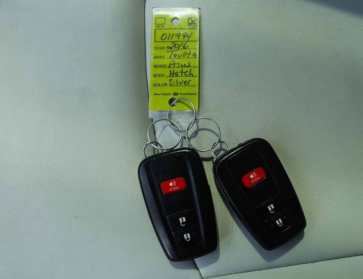 Used 2016 Toyota Prius Three Touring FWD image 60